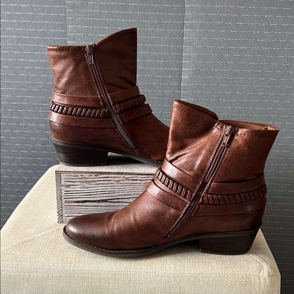 BareTraps Minay Ankle Boots - Picture 2 of 9